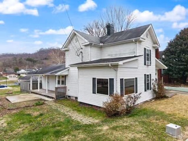 306 Main Street, Irvine, KY 40336