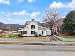 306 Main Street, Irvine, KY 40336