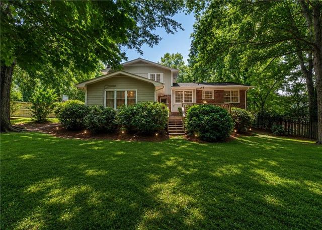 6720 Ramundo Drive, Atlanta, GA 30360