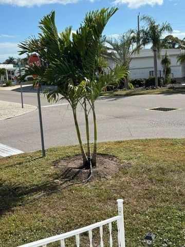 740 CAREFREE, Venice, FL 34285