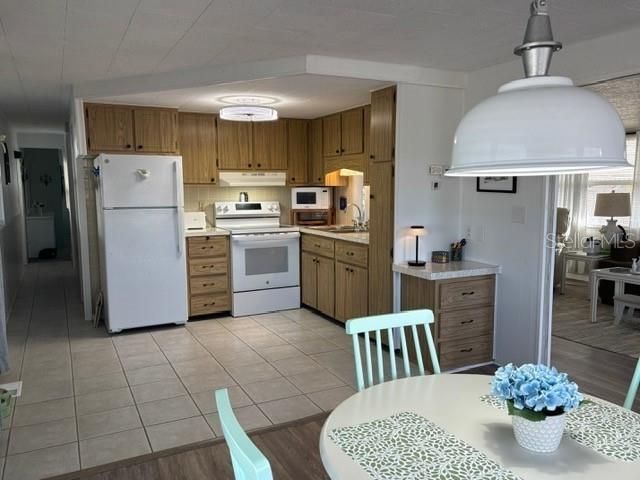 740 CAREFREE, Venice, FL 34285