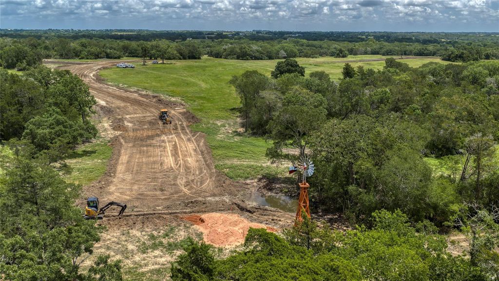 2 Ridgewood Farms Way, Brenham, TX 77833