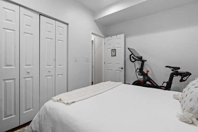 3918 W Roscoe Street 2, Chicago, IL 60618