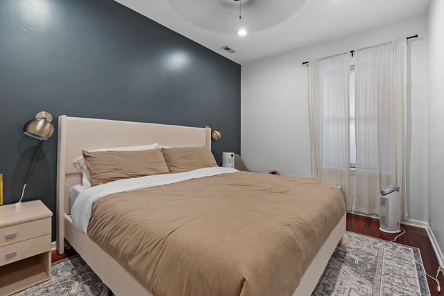 3918 W Roscoe Street 2, Chicago, IL 60618