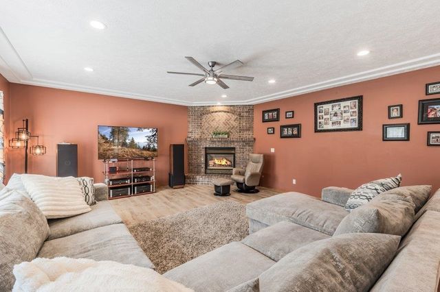 8217 W Rutter Pkwy, Spokane, WA 99208