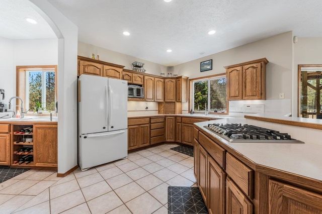 8217 W Rutter Pkwy, Spokane, WA 99208