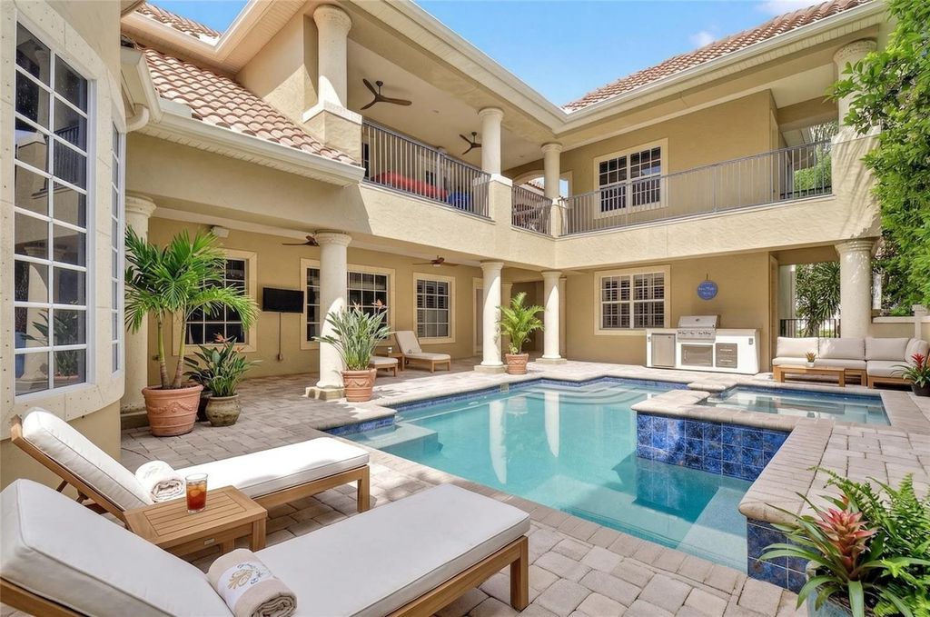 Image 3 of property listing at 11226 MACAW COURT, Windermere, FL 34786