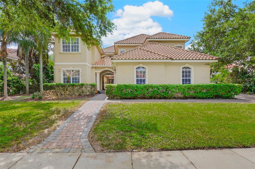 Image 4 of property listing at 11226 MACAW COURT, Windermere, FL 34786