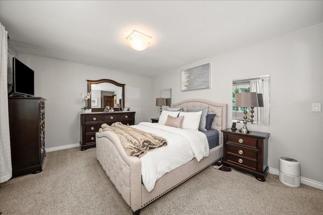 2004 E 55th Ave, Spokane, WA 99223