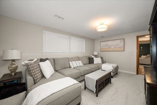 2004 E 55th Ave, Spokane, WA 99223