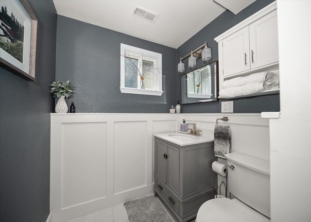 2004 E 55th Ave, Spokane, WA 99223