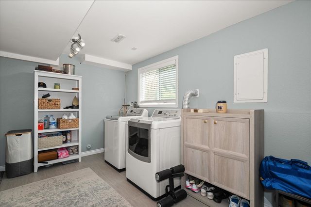 2004 E 55th Ave, Spokane, WA 99223