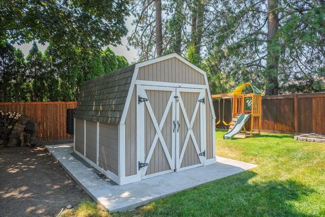 2004 E 55th Ave, Spokane, WA 99223