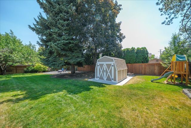 2004 E 55th Ave, Spokane, WA 99223