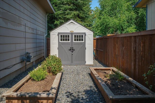 2004 E 55th Ave, Spokane, WA 99223