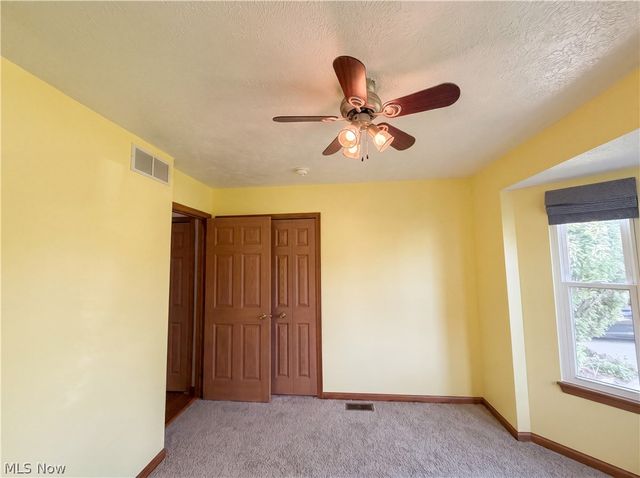 6016 W Breezeway Drive, North Ridgeville, OH 44039