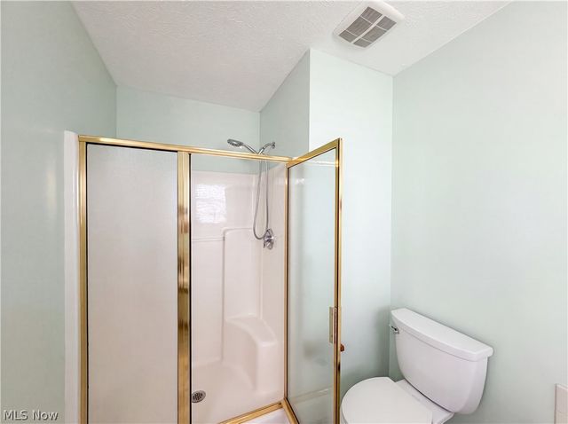 6016 W Breezeway Drive, North Ridgeville, OH 44039
