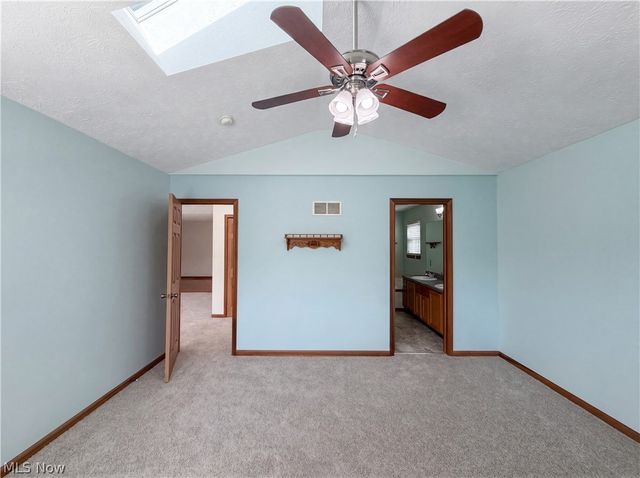 6016 W Breezeway Drive, North Ridgeville, OH 44039