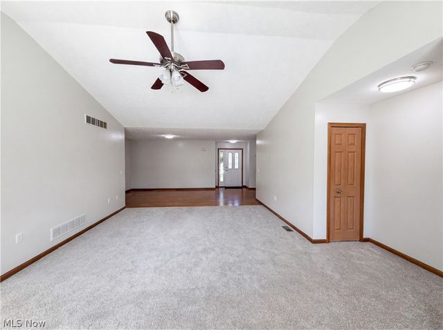 6016 W Breezeway Drive, North Ridgeville, OH 44039