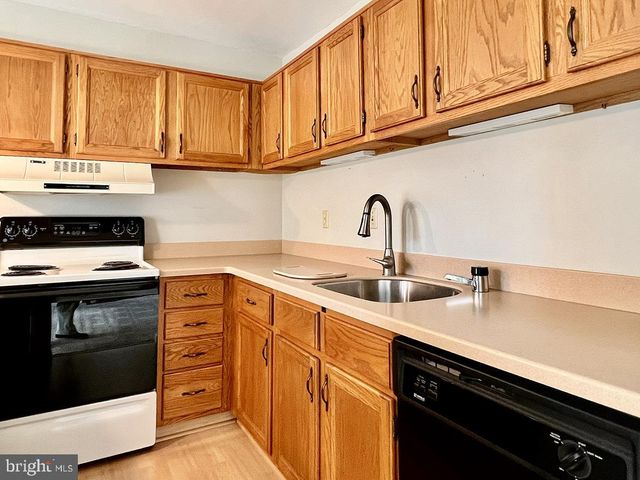 6-A OLYMPIC DR, Reading, PA 19607