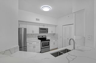 340 Crestwood Circle 302, Royal Palm Beach, FL 33411