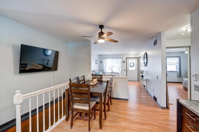 1000 S Division Street, Waunakee, WI 53597