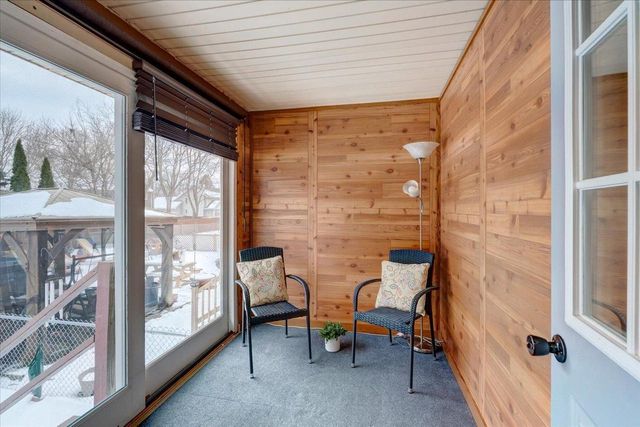 1000 S Division Street, Waunakee, WI 53597