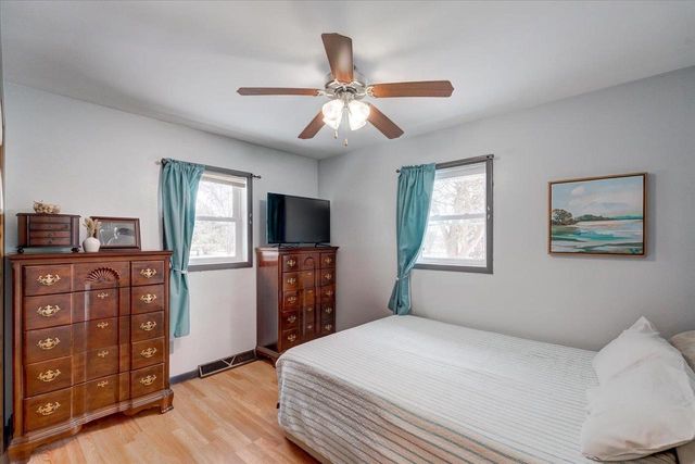 1000 S Division Street, Waunakee, WI 53597