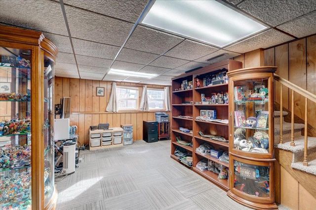 1000 S Division Street, Waunakee, WI 53597