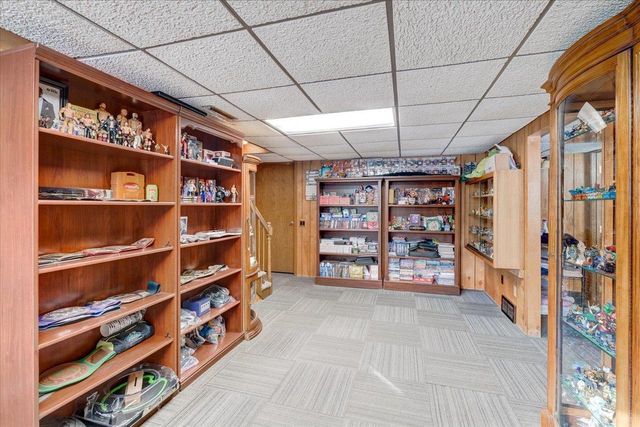 1000 S Division Street, Waunakee, WI 53597