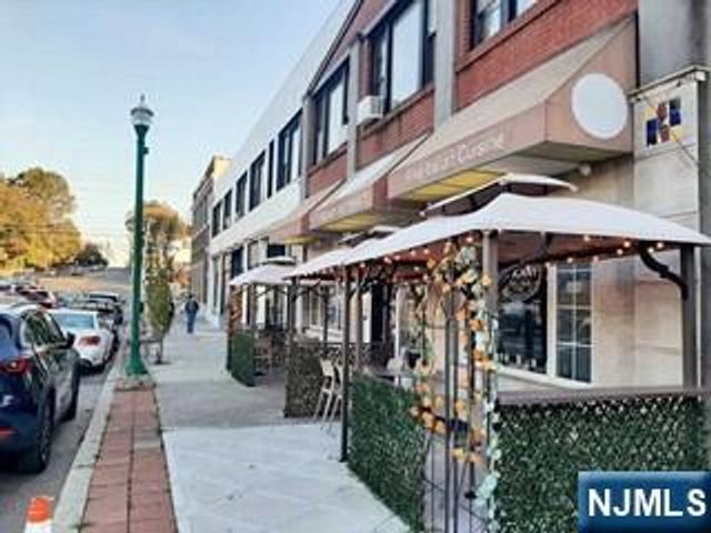 356-368 Cedar Lane 8, Teaneck, NJ 07666