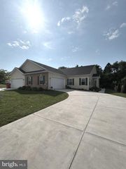 3243 PORTRAIT WAY, Chambersburg, PA 17201
