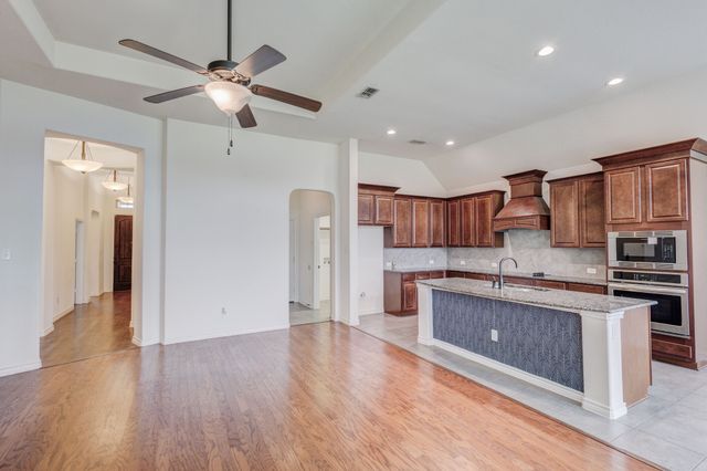 712 Lake Sierra Way, Little Elm, TX 75068