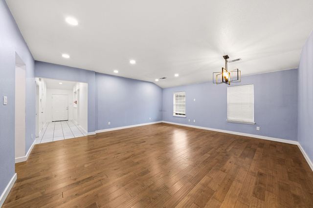 2008 Archer Drive, Grand Prairie, TX 75052