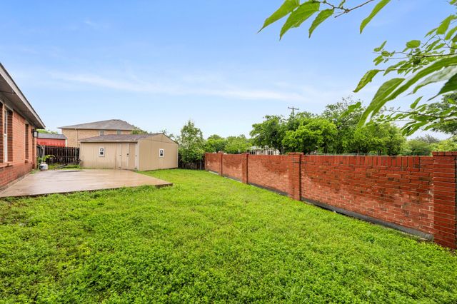 2008 Archer Drive, Grand Prairie, TX 75052