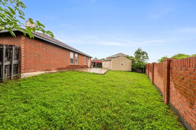 2008 Archer Drive, Grand Prairie, TX 75052