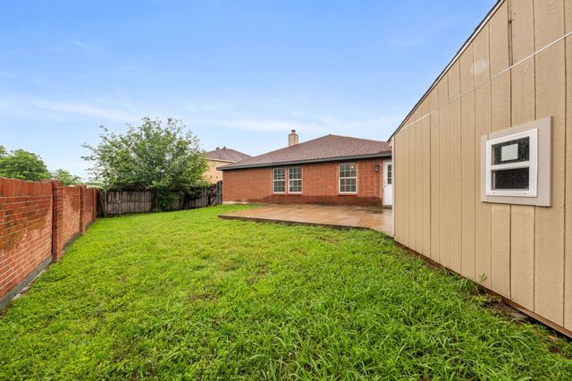 2008 Archer Drive, Grand Prairie, TX 75052