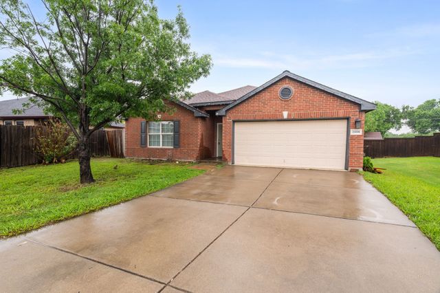 2008 Archer Drive, Grand Prairie, TX 75052