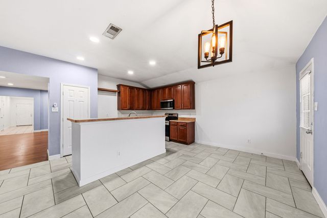 2008 Archer Drive, Grand Prairie, TX 75052