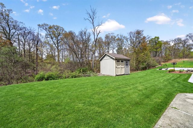 49 Oak Hill Road, Middletown, NY 10941