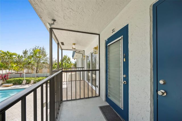 7511 S Oriole Boulevard 201, Delray Beach, FL 33446