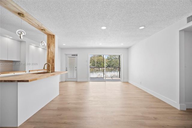 7511 S Oriole Boulevard 201, Delray Beach, FL 33446