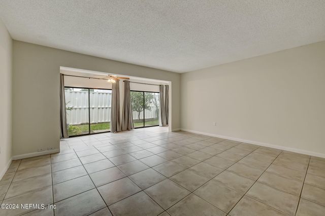 14750 BEACH Boulevard 75, Jacksonville, FL 32250