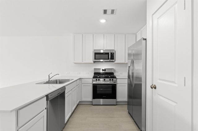 214 Farray Forest Lane, Magnolia, TX 77354