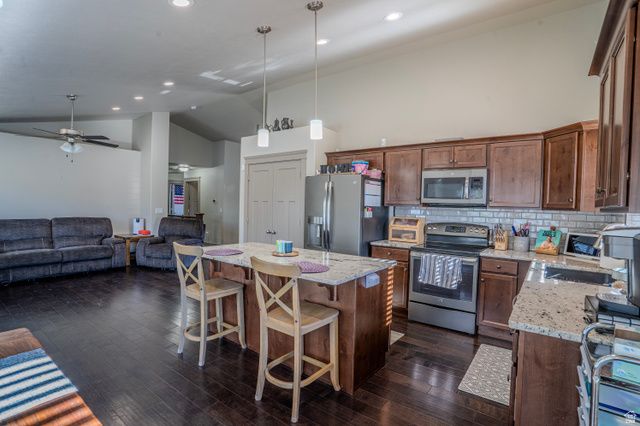 325 W 160 N, Clearfield, UT 84015