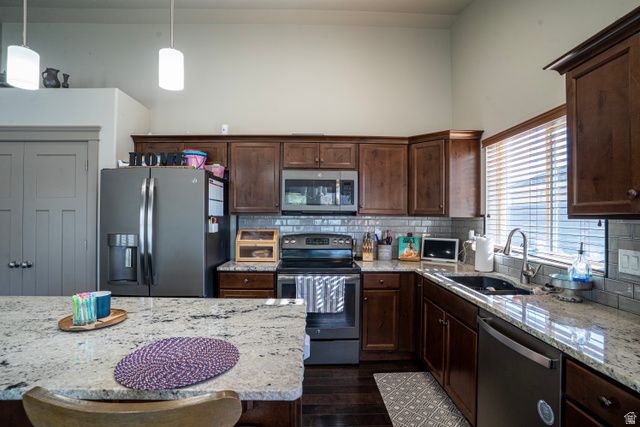325 W 160 N, Clearfield, UT 84015