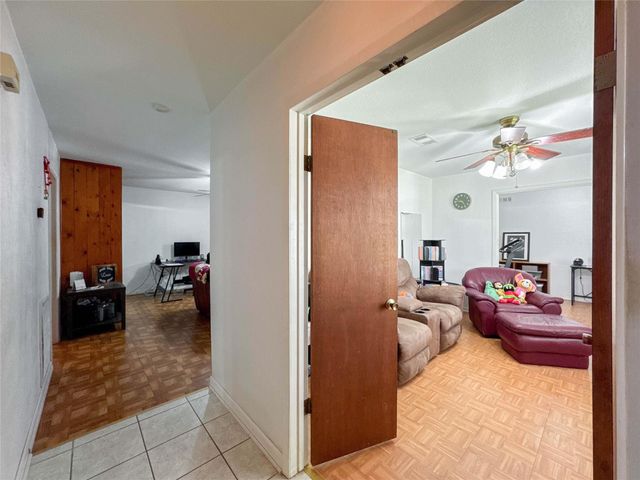 2514 16th Avenue N, Texas City, TX 77590