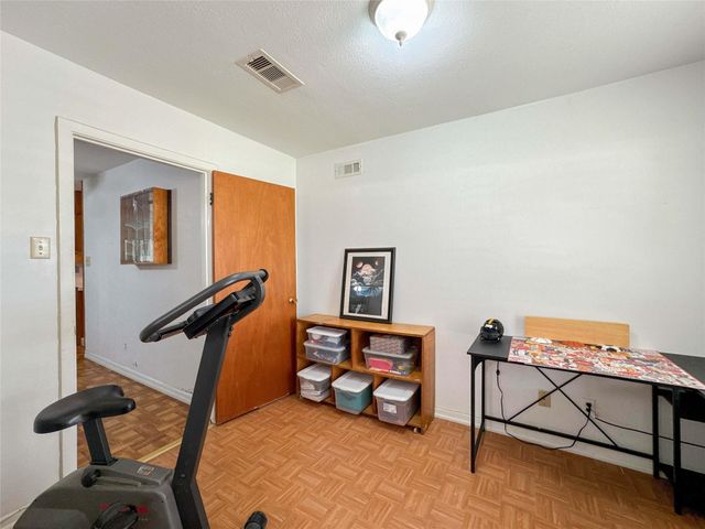 2514 16th Avenue N, Texas City, TX 77590