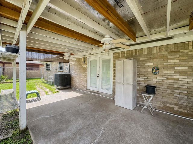 2514 16th Avenue N, Texas City, TX 77590