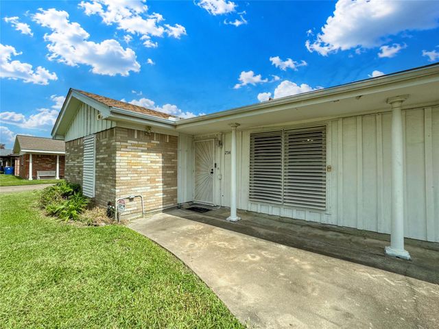 2514 16th Avenue N, Texas City, TX 77590